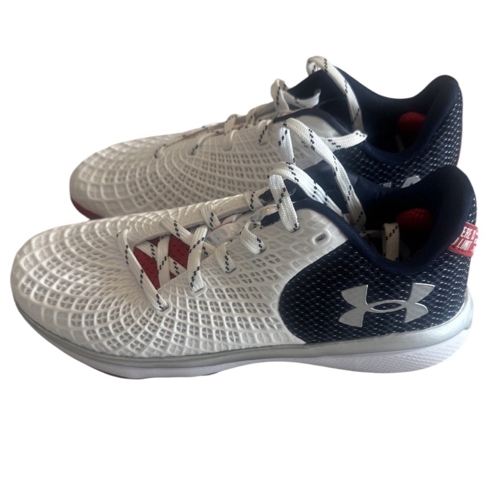 Under Armour Black Cleats  3027160‎ Sz 8 Ladies NWT